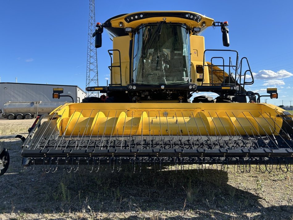 NEW HOLLAND CR10.90Z 633 Sep Hrs, 887 Eng Hrs 7N2049004 54775