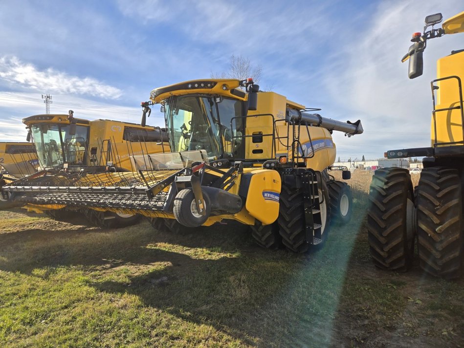 NEW HOLLAND CR8.90Z 245 Sep Hrs 7K2081070 54744