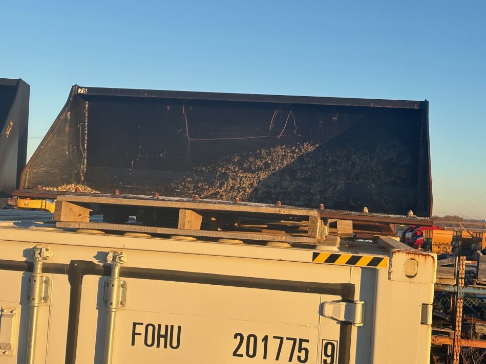 HLA BUCKET 78 SKID STEER BUCKET WITH CUTTING EDGE 19LA55187 54676