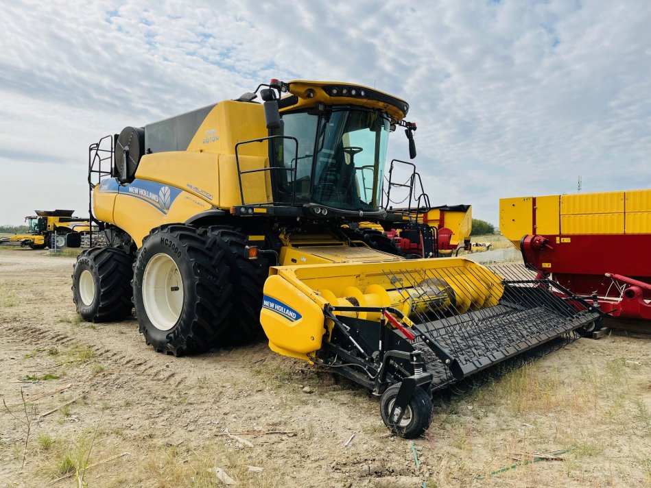 NEW HOLLAND CR9.90Z 627 Sep Hrs, 802 Eng Hrs 7M2045022 54679