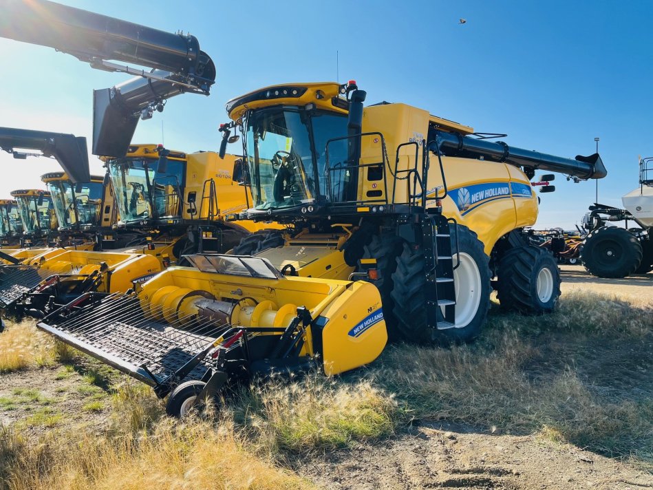 NEW HOLLAND CR8.90Z 500 Sep Hrs, 694 Eng Hrs 7K2060001 55007