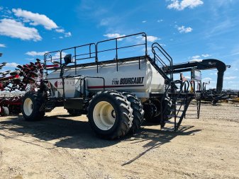 2017 BOURGAULT 7700 - Image 1
