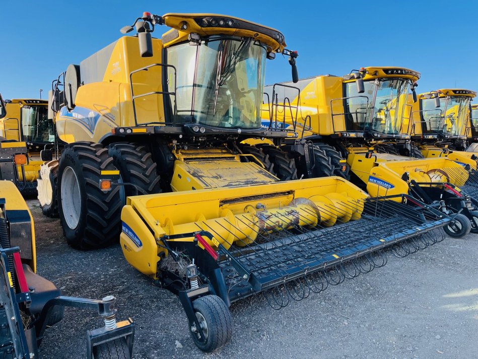 NEW HOLLAND CR9.90Z 646 Sep Hrs, 787 Eng Hrs 7M2045024 54954