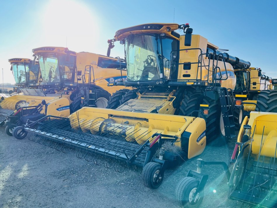 NEW HOLLAND CR9.90Z 646 Sep Hrs, 787 Eng Hrs 7M2045024 54956