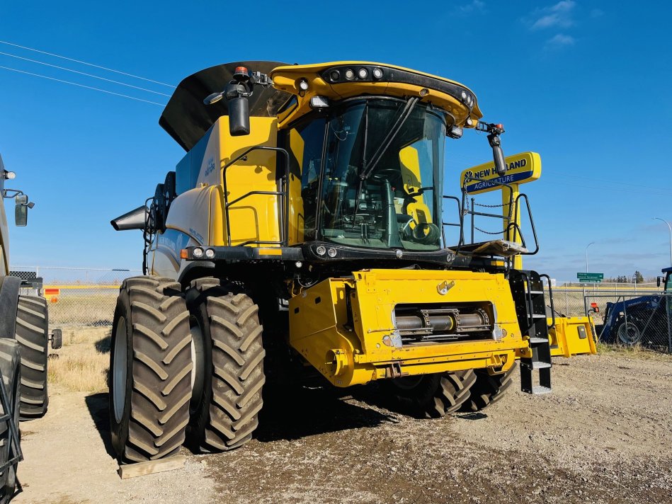 NEW HOLLAND CR10.90Z 690 Sep Hrs, 929 Eng Hrs 7N2049005 54608