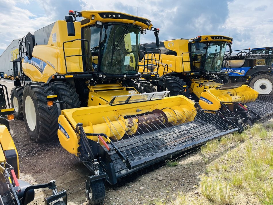 NEW HOLLAND CR9.90Z 662 Sep Hrs, 835 Eng Hrs 932029010 55060