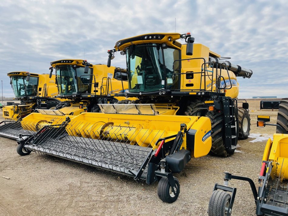 NEW HOLLAND CR9.90Z 646 Sep Hrs, 832 Eng Hrs 7M2060031 54863