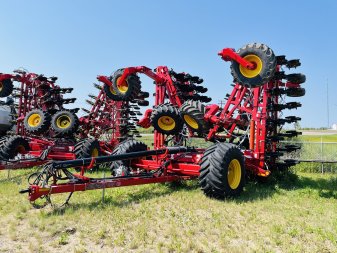 2021 BOURGAULT 3720-70 - Image 0