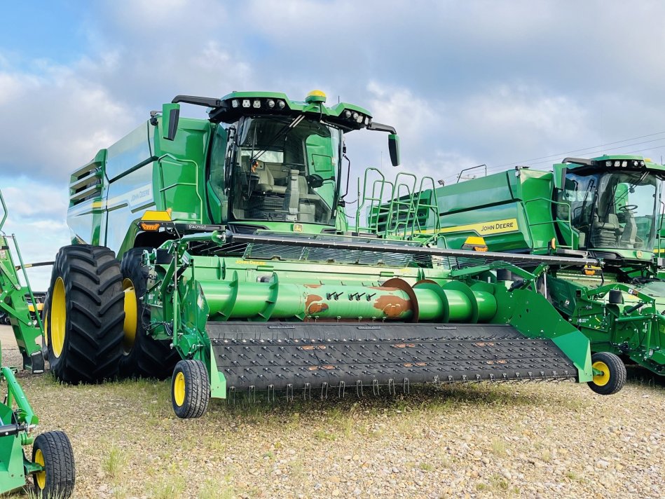 JOHN DEERE X9 1100 593 Sep Hrs 820460 55077