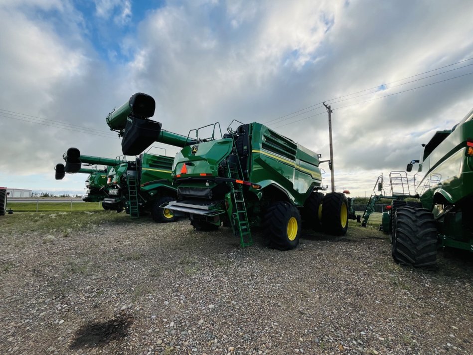 JOHN DEERE X9 1100 593 Sep Hrs 820460 55079