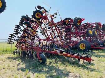 2004 BOURGAULT 8810-40 - Image 2