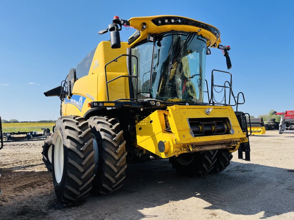 NEW HOLLAND CR9.90 560 Sep Hrs HAFR997MEP2082014 54665