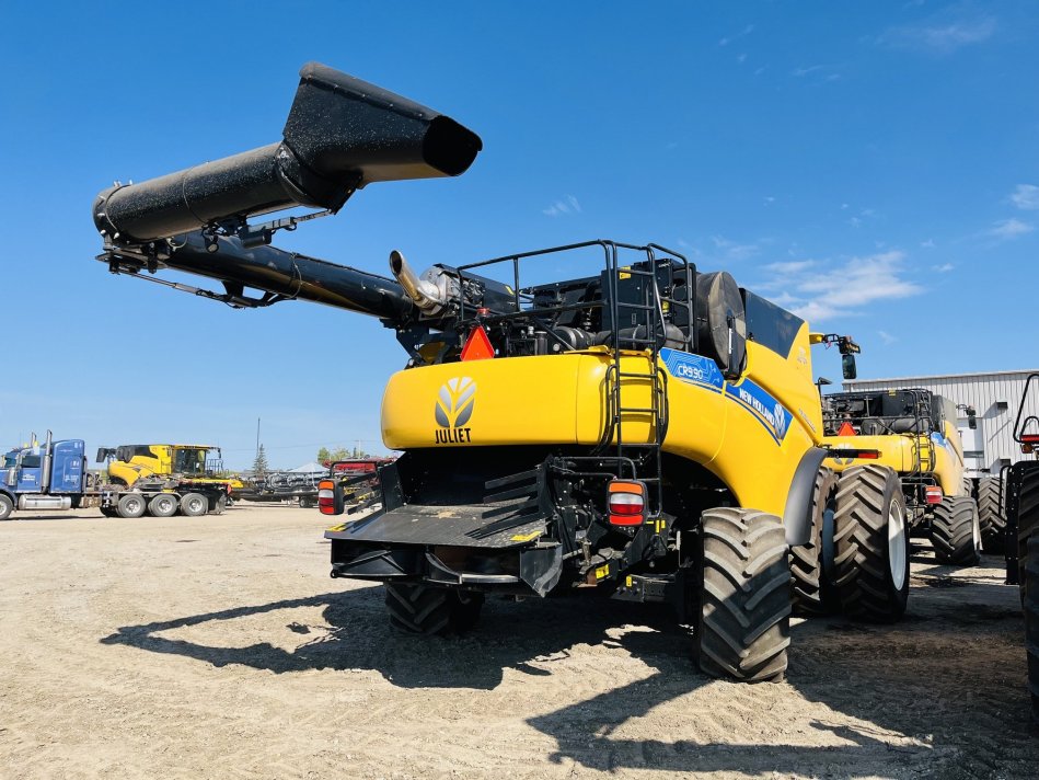 NEW HOLLAND CR9.90 560 Sep Hrs HAFR997MEP2082014 54667