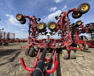 2017 BOURGAULT 3320 12 Spacing, XTC - Image 0
