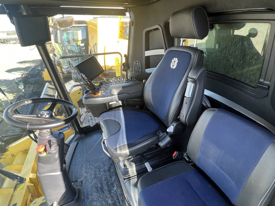 NEW HOLLAND CR8.90Z 594 Sep Hrs, 793 Eng Hrs 7K2046035 54918