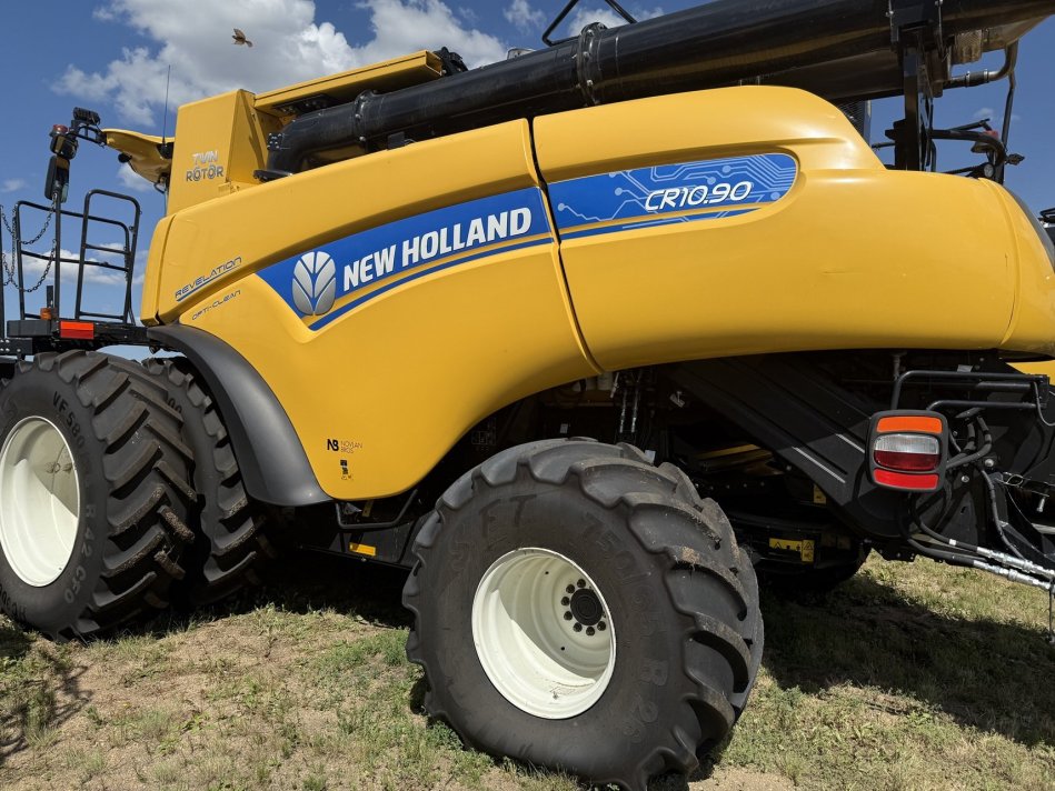 NEW HOLLAND CR10.90Z 565 Sep Hrs, 837 Eng Hrs 7N2045007 54675