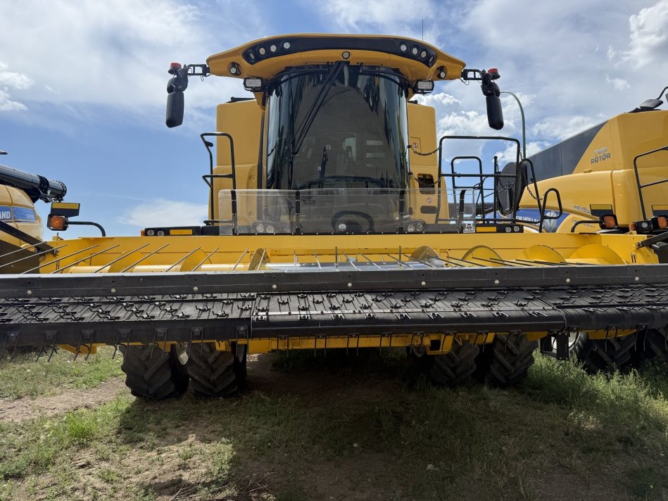 NEW HOLLAND CR10.90Z 760 Sep Hrs, 981 Eng Hrs 612029002 55010