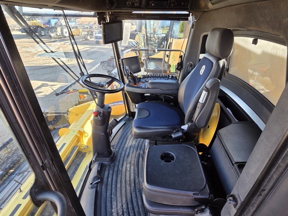 NEW HOLLAND CX8.90Z 967 Sep Hrs, 1252 Eng Hrs 5L2029001 54999