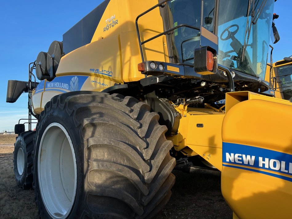 NEW HOLLAND CR10.90Z 596 Sep Hrs, 807 Eng Hrs 7N2083009 54944
