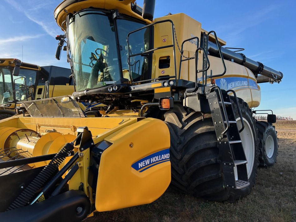 NEW HOLLAND CR10.90Z 596 Sep Hrs, 807 Eng Hrs 7N2083009 54946