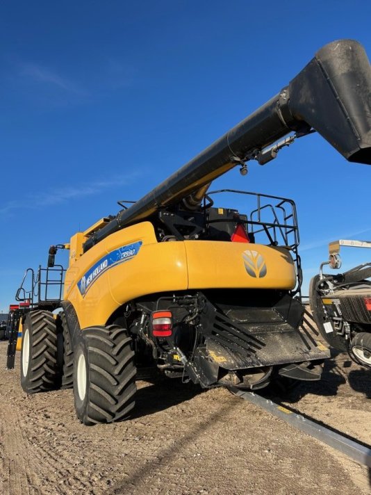 NEW HOLLAND CR9.90Z 647 Sep Hrs, 894 Eng Hrs 7M2046004 54981