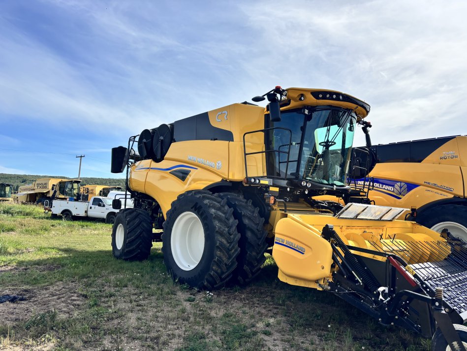 NEW HOLLAND CR10.90 228 Sep Hrs, 300 Eng Hrs HAFR197NER2105004 55015