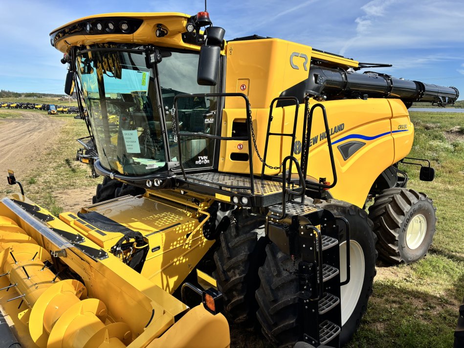 NEW HOLLAND CR10.90 228 Sep Hrs, 300 Eng Hrs HAFR197NER2105004 55016